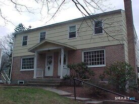 54 Church St in Stonington, CT - Building Photo