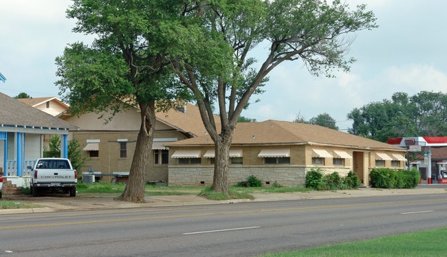 715 Columbia St in Plainview, TX - Building Photo - Building Photo