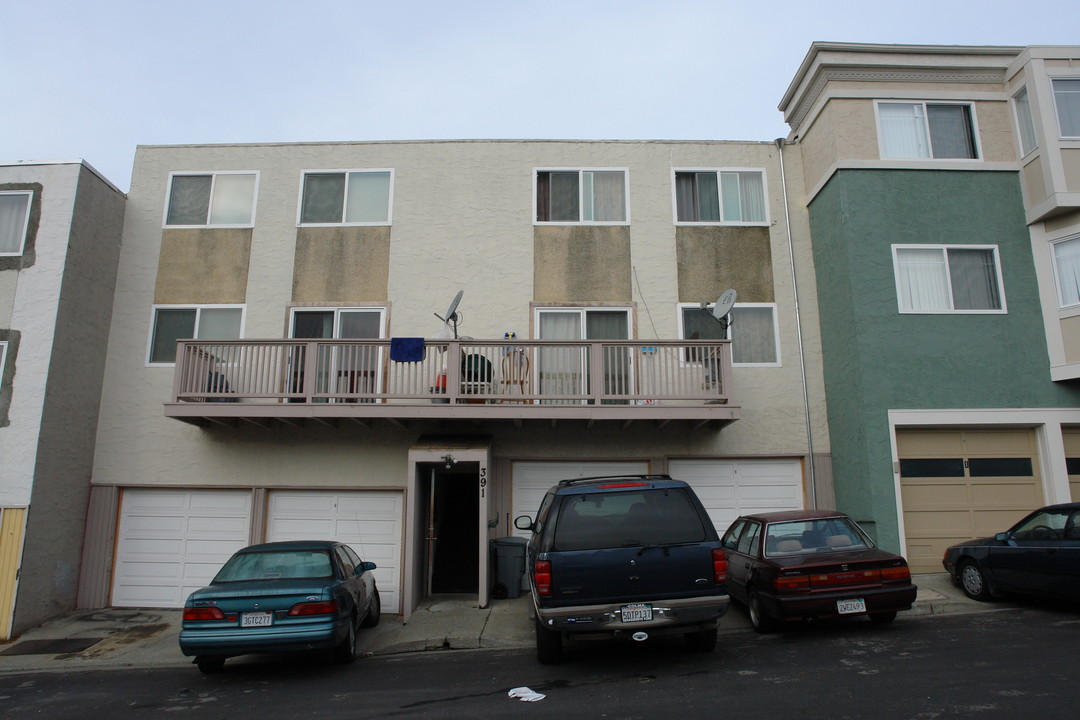 391 Susie Way in South San Francisco, CA - Building Photo