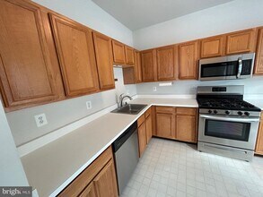 46614 Drysdale Terrace in Sterling, VA - Building Photo - Building Photo