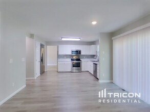 2536 Bayview Dr in Nashville, TN - Foto de edificio - Building Photo