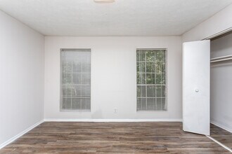 GREY PARC OF MACON in Macon, GA - Building Photo - Interior Photo