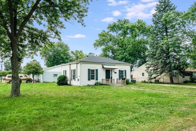 property at 701 S Embarras Ave