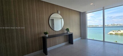 7910 Harbor Island Dr in North Bay Village, FL - Building Photo - Building Photo