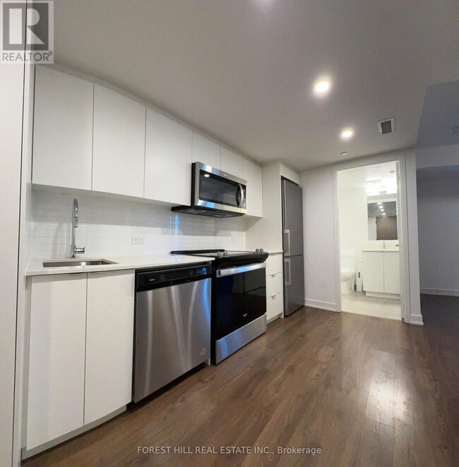 property at 30 Tretti Wy