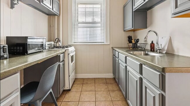 78 Glenville Ave, Unit 3