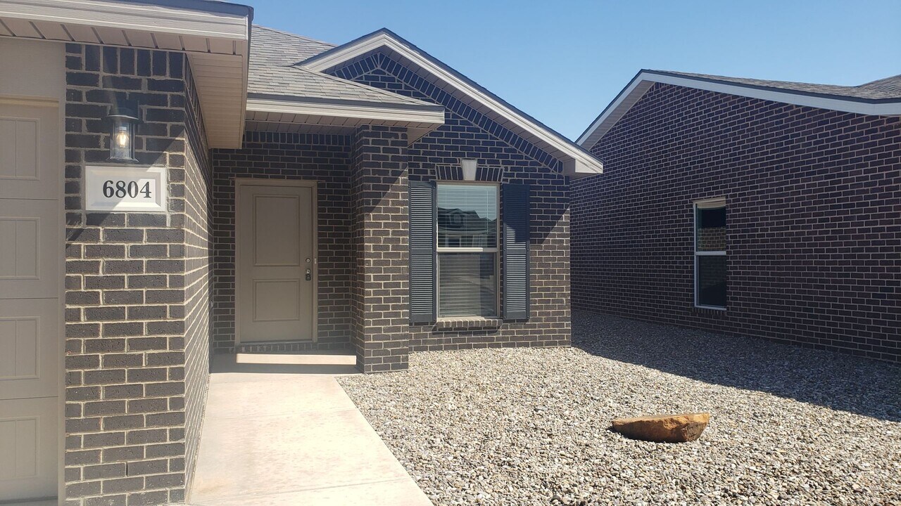 6804 Lonesome Dove Ln in Midland, TX - Building Photo
