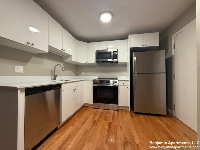 232 Parker Hill Ave, Unit 7 in Boston, MA - Foto de edificio - Building Photo