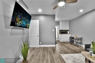 201 SE 23rd St in Fort Lauderdale, FL - Building Photo - Building Photo