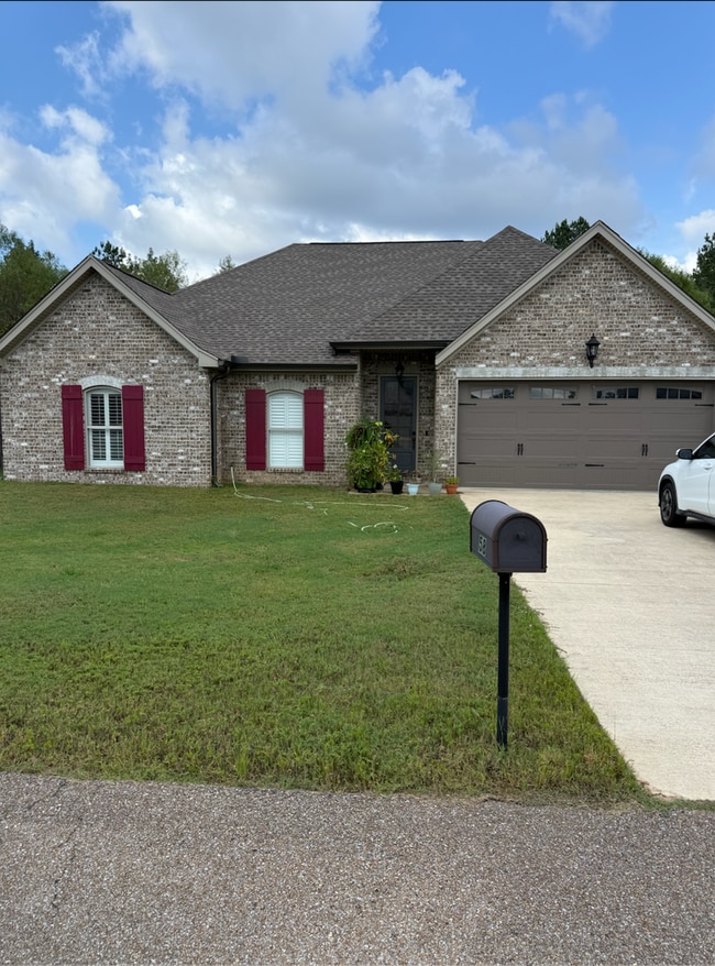 property at 58 Regent Ln