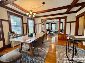 108 Redlands Rd, Unit 1 in Boston, MA - Building Photo - Building Photo