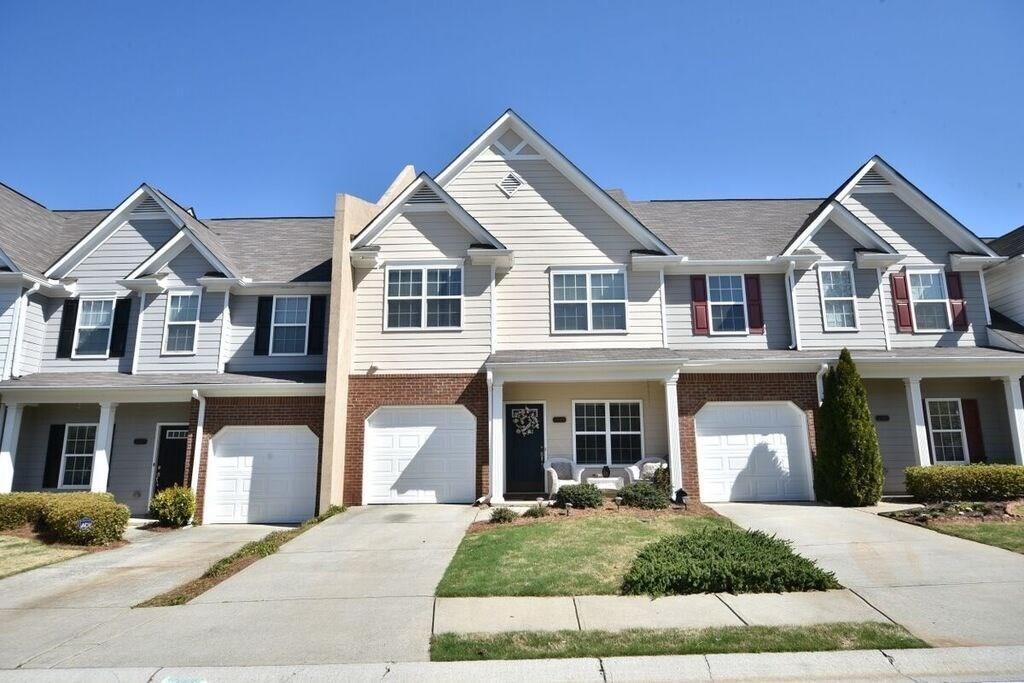 2385 Suwanee Pointe Dr in Lawrenceville, GA - Foto de edificio