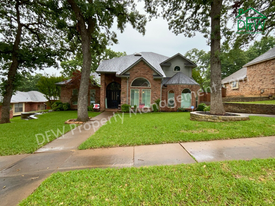 3909 Meadow Dr in Grapevine, TX - Building Photo