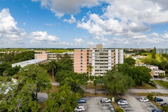 The Lakes of Inverrary Condominium in Lauderhill, FL - Building Photo - Building Photo