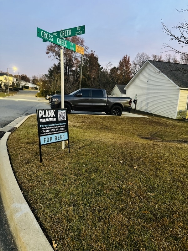 1150 Cross Creek Cir in Greenville, NC - Building Photo - Building Photo