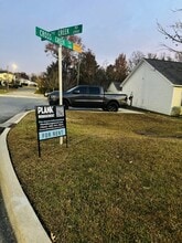 1150 Cross Creek Cir in Greenville, NC - Building Photo - Building Photo