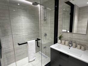 12 Batavia Av in Toronto, ON - Building Photo - Building Photo
