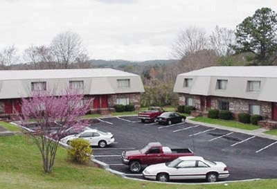 Jackson Trace Apartments in Jacksonville, AL - Building Photo