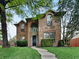 3328 Creek Meadow Ln in Garland, TX - Building Photo