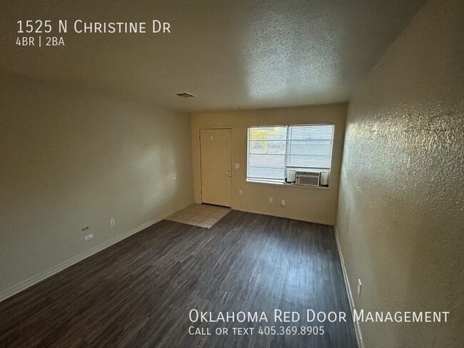 1525 N Christine Dr in Midwest City, OK - Building Photo - Building Photo