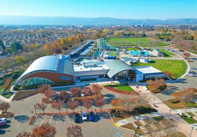 5427 Melissa Ln in Dublin, CA - Foto de edificio - Building Photo
