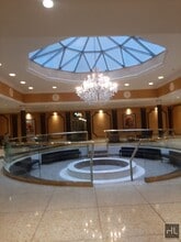 GRAND CENTRAL PARKWAY, Unit 3B in Queens, NY - Foto de edificio - Building Photo