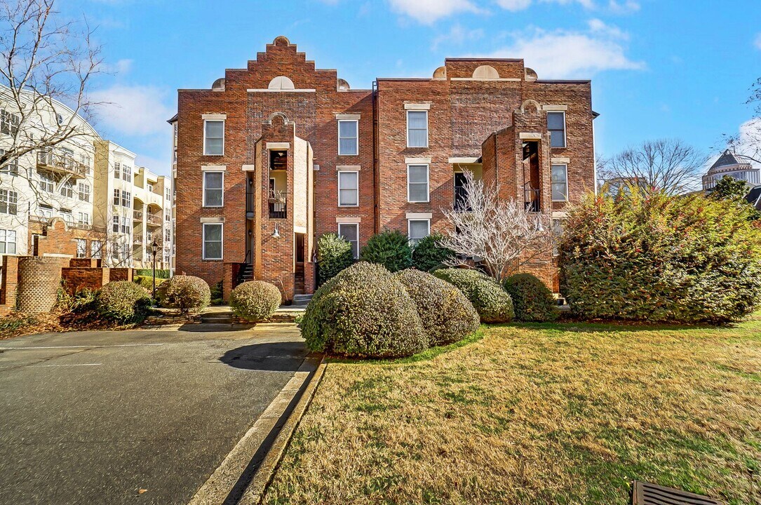 328 W 6th St in Charlotte, NC - Building Photo