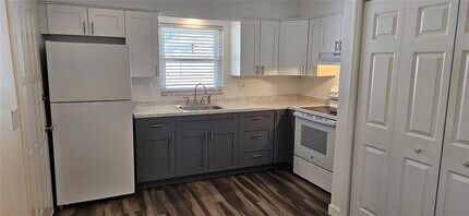 38101 10th Ave in Zephyrhills, FL - Building Photo - Building Photo