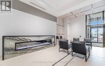 15 Watergarden Dr in Mississauga, ON - Building Photo - Building Photo