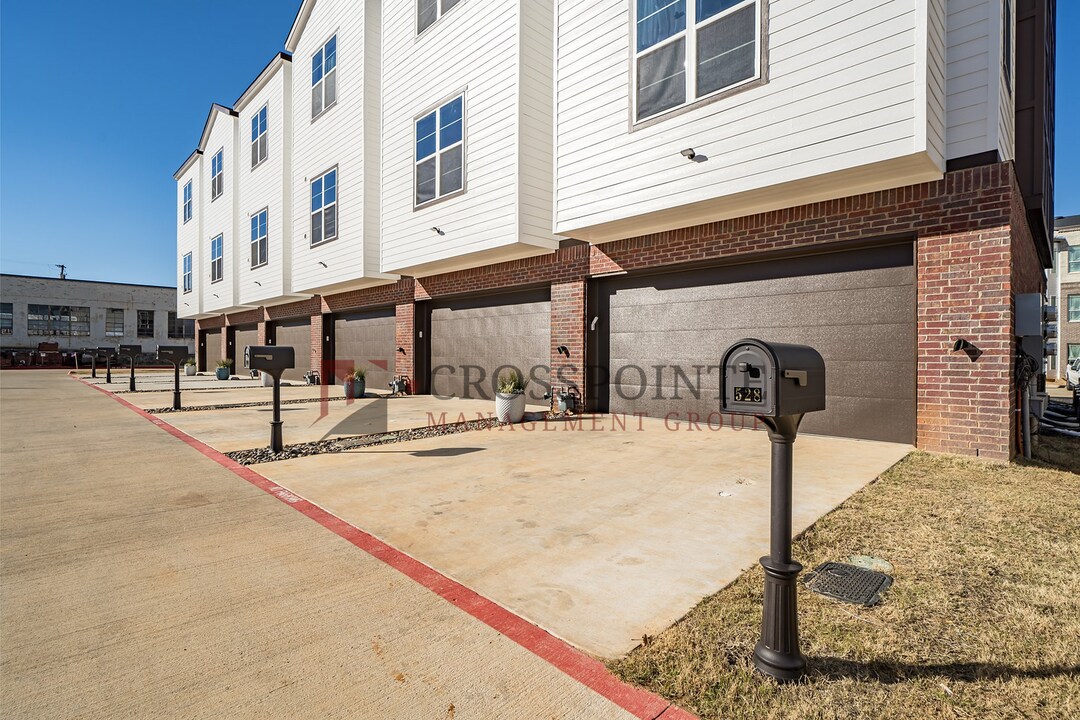 556 W Erwin in Tyler, TX - Building Photo