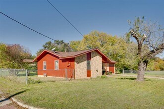 706 Scenic Dr in Georgetown, TX - Building Photo - Building Photo