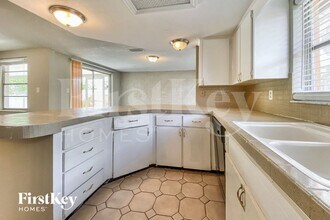 7820 Chalafonte Dr in Port Richey, FL - Building Photo - Building Photo