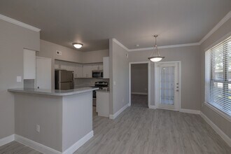 Highland in Houston, TX - Foto de edificio - Building Photo