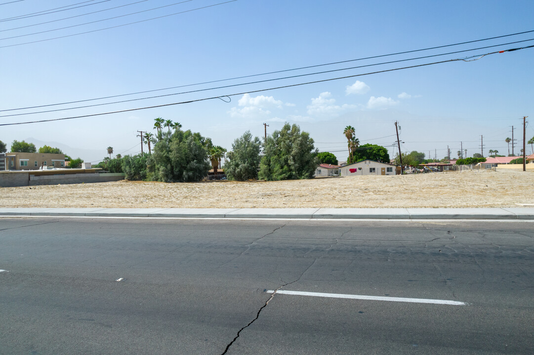 33105-33165 Date Palm Dr in Cathedral City, CA - Building Photo