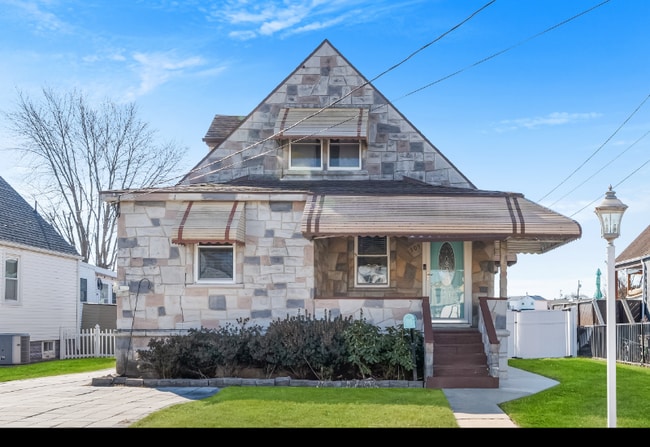 505 Bayside Dr in Dundalk, MD - Building Photo - Building Photo