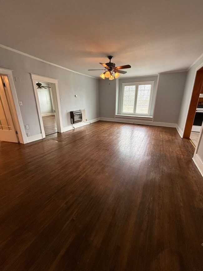 709 Main St in Burns, TN - Building Photo - Building Photo