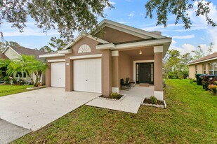 2546 Woods Edge Cir