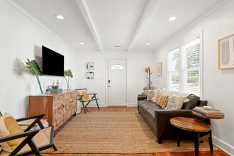 1071 Lockhart St in North Charleston, SC - Building Photo - Building Photo