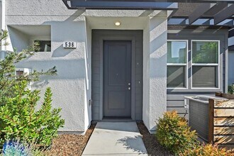536 Clover Cir in Milpitas, CA - Building Photo - Building Photo