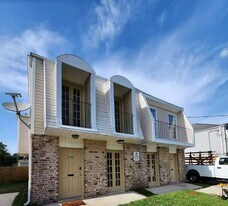 3729 Bunker Hill Dr in Metairie, LA - Building Photo