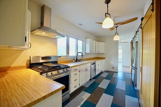 61 Hickory Rd in Fairfax, CA - Building Photo - Building Photo