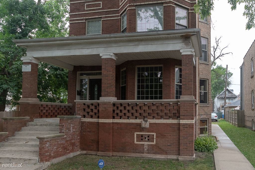 2537 N Kildare Ave-Unit -Unit 2 in Chicago, IL - Building Photo