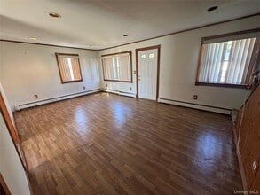 260 17th St in West Babylon, NY - Building Photo - Building Photo