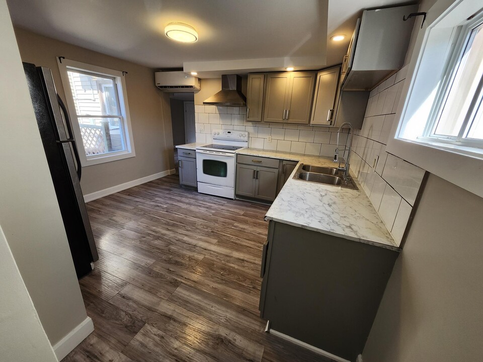 135 Market Pl in Saint John, NB - Building Photo
