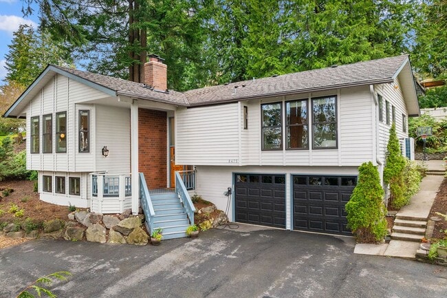 property at 8475 SE 45th St