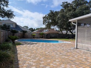 788 Boulevard of the Champions in Shalimar, FL - Foto de edificio - Building Photo