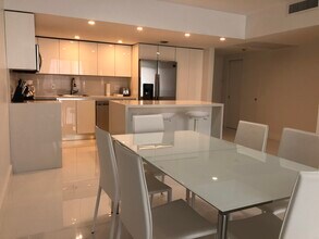 19390 Collins Ave, Unit 911 in Sunny Isles Beach, FL - Building Photo - Building Photo