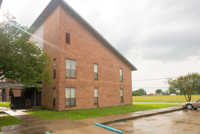 St Gabriel Apartments in Saint Gabriel, LA - Foto de edificio - Building Photo