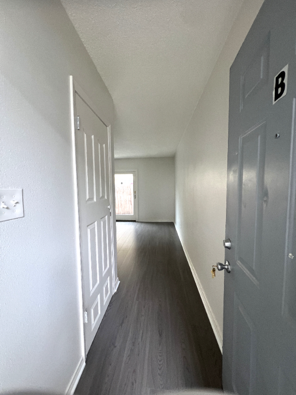 1827 W Glencrest Ave in Anaheim, CA - Building Photo - Building Photo
