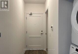 30 Elm Dr W in Mississauga, ON - Building Photo - Building Photo